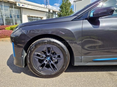 BMW IX xDrive40 Mo.-i.1Tulaj.9900KM.GARANCIA 2026.05-ig.Sky Lounge.360Kamera.Soft-Close