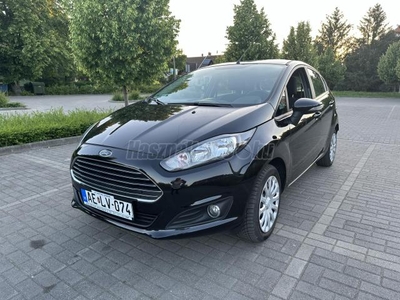 FORD FIESTA 1.0 GDi Titanium GYÖGYÖRÜ ÁLLAPOT SZ.KÖNYV.Ü.FÜTÉS 8KERÉK VONOHOROG