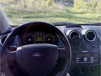 FORD FIESTA 1.3 Comfort FRISS MŰSZAKI. HÖLGY TULAJDONOS