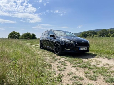 FORD FOCUS 1.5 TDCI Black Edition