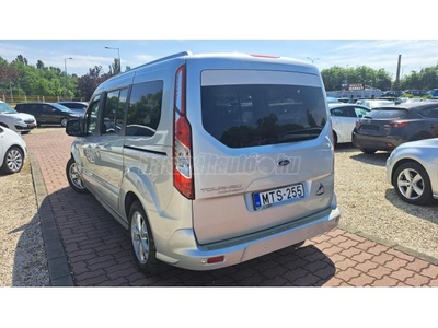 FORD TOURNEO Connect 230 1.6 TDCi LWB Titanium (7 személyes ) panorámatető.digit klíma.magyarországi