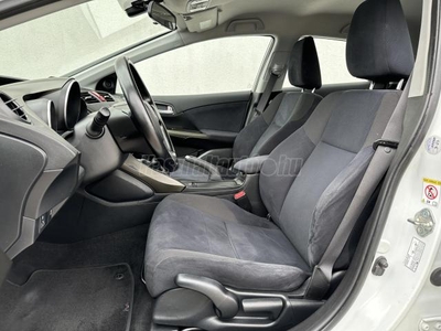 HONDA CIVIC 1.4 Sport /Vezetett szervizkönyv/ B-263