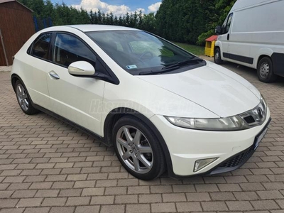 HONDA CIVIC 1.8 Sport Szervizkönyv