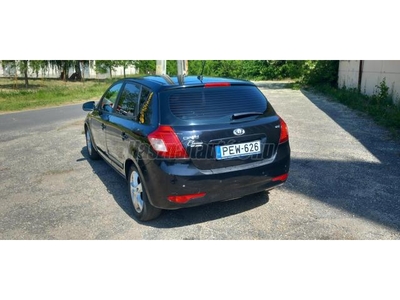 KIA CEE'D 1.6 CRDi LX Exclusive