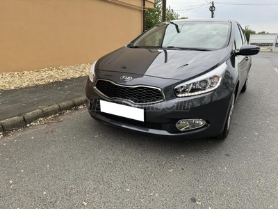 KIA CEE'D 1.6 GDI Limitált Prémium Led-Navi-Tempomat-Multikormány-AluFelni-ParkRadar-DigitKlíma