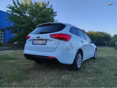 KIA CEE'D SW 1.6 CRDI LX Első tulajdonos.142.000 Km.Magyar autó!