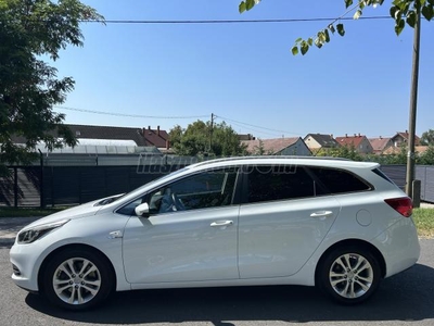 KIA CEE'D SW 1.6 GDI EX Prémium 3 ÉV GARANCIA/SZERVIZKÖNYV/TEMPOMAT/DIGITKLÍMA/ÜLÉSFŰTÉS/ALUFELNI/RADAR