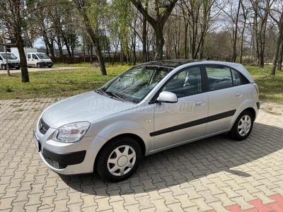 KIA RIO 1.4 EX