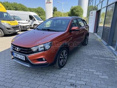 LADA VESTA 1.6 Lux Téli-nyári alufelni szettel