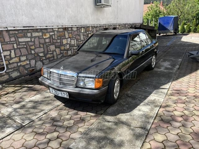 MERCEDES-BENZ 190 D