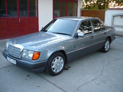 MERCEDES-BENZ 250 D Turbo OT. klíma.tetőablak