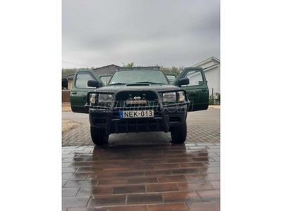 NISSAN NAVARA