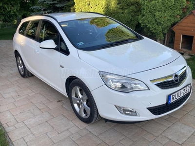 OPEL ASTRA J 1.7 CDTI Cosmo