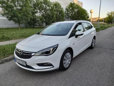 OPEL ASTRA K Sports Tourer 1.4 T Enjoy MAGYAR. 1 TULAJ. VEZETETT SZERVIZKÖNYV. ÜLÉS ÉS KORMÁNY FŰTÉS