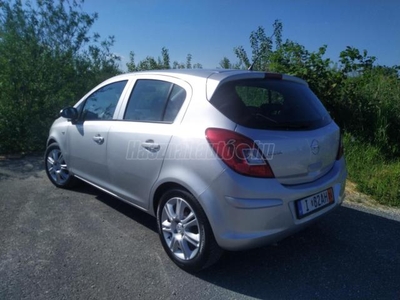 OPEL CORSA D 1.2 Cosmo GARANTÁLT KM. KLÍMA .TEMPOMAT. KANYARKÖVETŐ FÉNYSZÓRÓ. 8 LÉGZSÁK