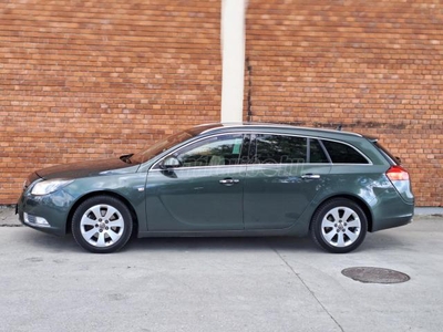 OPEL INSIGNIA Sports Tourer 2.0 T Cosmo AWD PANORÁMA-BŐR-XENON-ÜLÉSFŰTÉS-TEMPOMAT-RADAR-INFINITY HIFI-MEMÓRIA