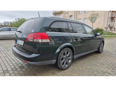 OPEL VECTRA C Caravan 1.9 CDTI Cosmo (Automata)