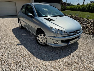 PEUGEOT 206 1.4 Trendy Plus