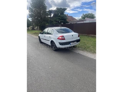 RENAULT MEGANE 1.4 Voyage