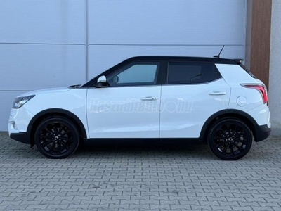 SSANGYONG TIVOLI 1.6 e-XGI DLX Plus BLACK + WHITE / ÜLÉSFŰTÉS / KORMÁNYFŰTÉS / KAMERA / NAVI / SÉRÜLÉSMENTES /