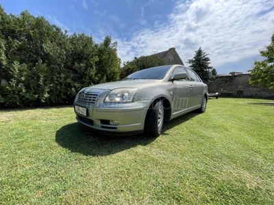 TOYOTA AVENSIS 1.8