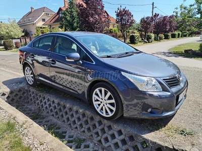 TOYOTA AVENSIS 2.2 DCAT Executive (Automata) XENON.KEYLESS.NAVI.TÖRÉSMENTES.18'NÉGYÉVSZAKOSGUMIK