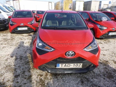 TOYOTA AYGO 1.0 x-play