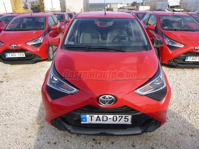 TOYOTA AYGO 1.0 x-play