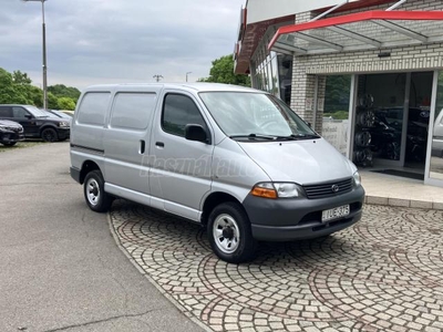 TOYOTA HI-ACE Hiace 2.5 D4-D 4x4 Panel Van Magyarországi. vezetett szervizkönyves!