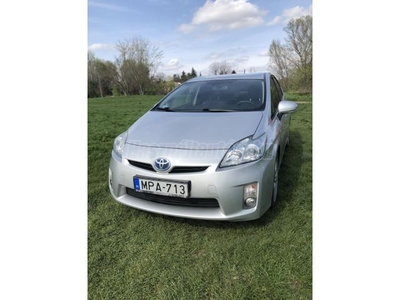 TOYOTA PRIUS 1.8 HSD(Automata)