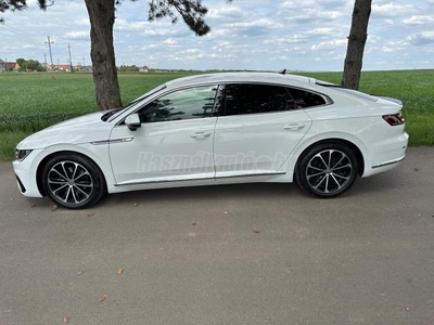 VOLKSWAGEN ARTEON 1.5 TSI Elegance R-LINE sérülésmentes. km garancia. frissen szervizelt . digit műszerfal