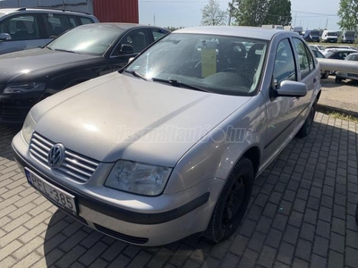 VOLKSWAGEN BORA 1.6 Comfortline