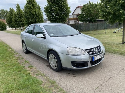 VOLKSWAGEN JETTA 1.6 Comfortline Tiptronic ic