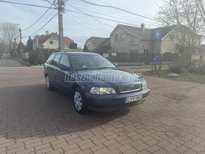 VOLVO V40 1.6