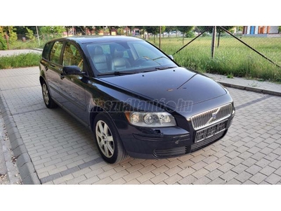 VOLVO V50 2.0 D bőr tetőablak xenon