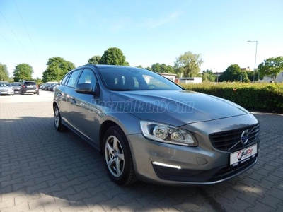 VOLVO V60 2.0 D [D2] Momentum Vonóhorog.Navi.Bluetooth