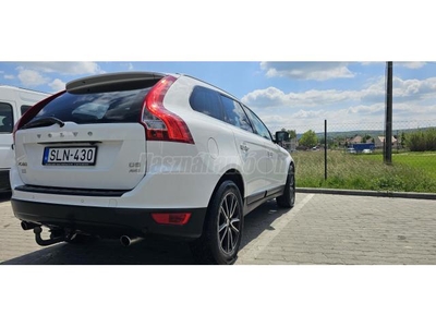 VOLVO XC60 2.4 D [D5] Summum