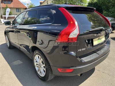 VOLVO XC60 2.4 D Momentum Geartronic M.O-i. Bőr. Xenon. Kamera