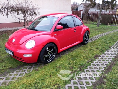 VOLKSWAGEN New Beetle