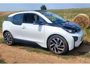 BMW I3 (Automata) szinte minden exrával hőszivattyú. üvegtető. adaptív temp. téli kerekek. komfort