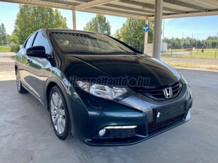 HONDA CIVIC 1.8 Lifestyle MEGKÍMÉLT ÁLLAPOT/ ÜLÉSFŰTÉS/ TOLATÓ KAMERA/ KÉT KULCS/ 1 ÉV GARANCIA