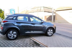 HYUNDAI KONA EV 64kWh Executive VEZETETT SZERVÍZKÖNYV!