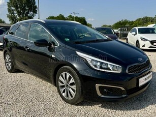 KIA CEE'D SW 1.6 GDI Summmer Edition Navi-Kamera-Félbőr-Digitklíma-Ülés és korm.fűt.-Apple CarPlay-Téli kerekek