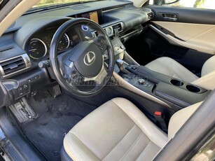 LEXUS IS 300h Comfort Leather&Navigation (Automata)