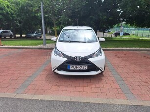 TOYOTA AYGO 1.0 x-play+touch