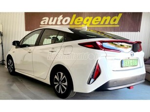 TOYOTA PRIUS PLUG-IN 1.8 PHV Executive e-CVT Gyöngyházfehér. 69.000 km