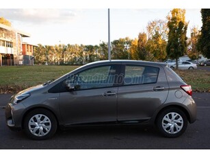 TOYOTA YARIS 1.5 VVT-i Hybrid Selection Smart White e-CVT