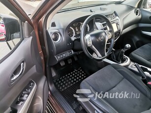 NISSAN NAVARA