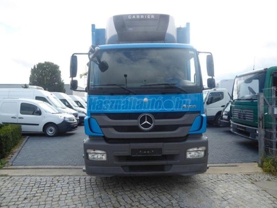 MERCEDES-BENZ AXOR 1824 4X2 HŰTŐDOBOZOS + EMELŐHÁTFAL