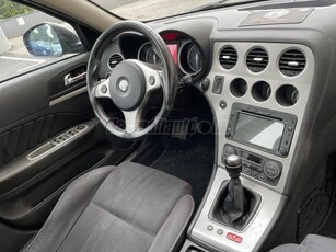 ALFA ROMEO 159 2.2 JTS Distinctive Selespeed szép és jó állapotban